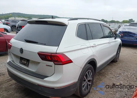 2020 Volkswagen Tiguan 2.0T Se/2.0T Se R-Line Black/2.0T Sel z USA, uszkodzony, nr VIN 3VV2B7AX2LM025105